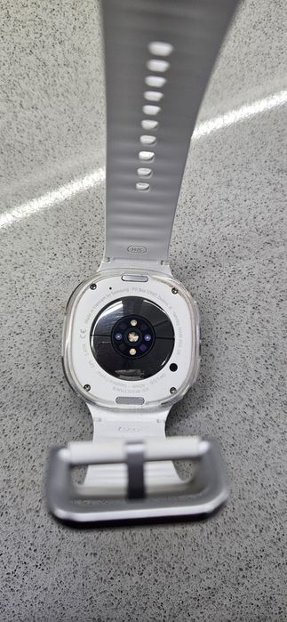 Smartwatch Samsung Galaxy Watch8

Tem 2 meses, ainda tem factura, foi muito pouco usado, sem riscos ou ma