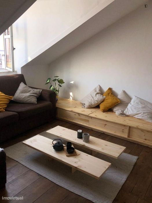 Quarto - localizado em Arroios Lisbon