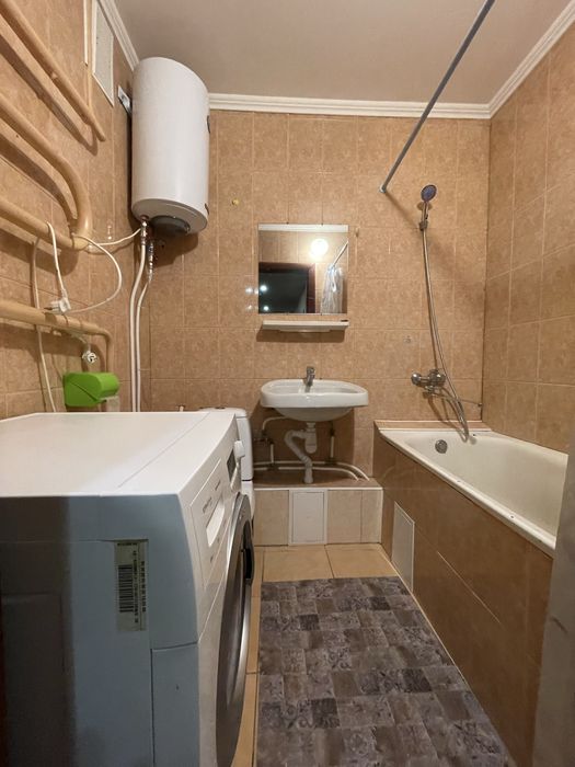 Здається в Оренду 2-х кімнатна Квартира