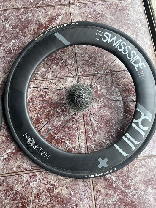 Rodas swisside em carbono