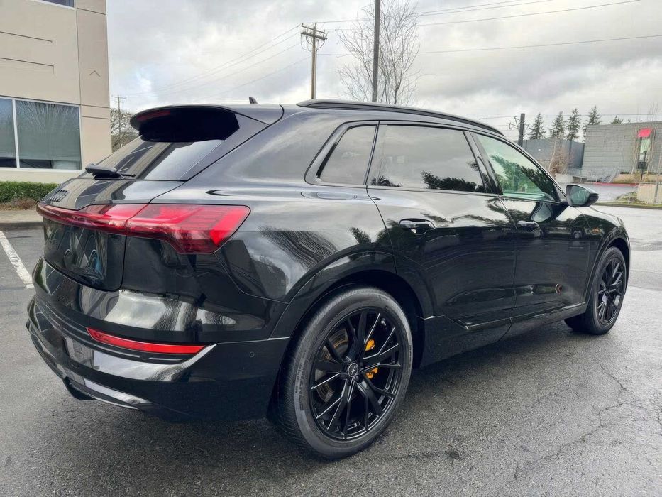 Audi e-tron S Premium Plus quattro Sportback      2023