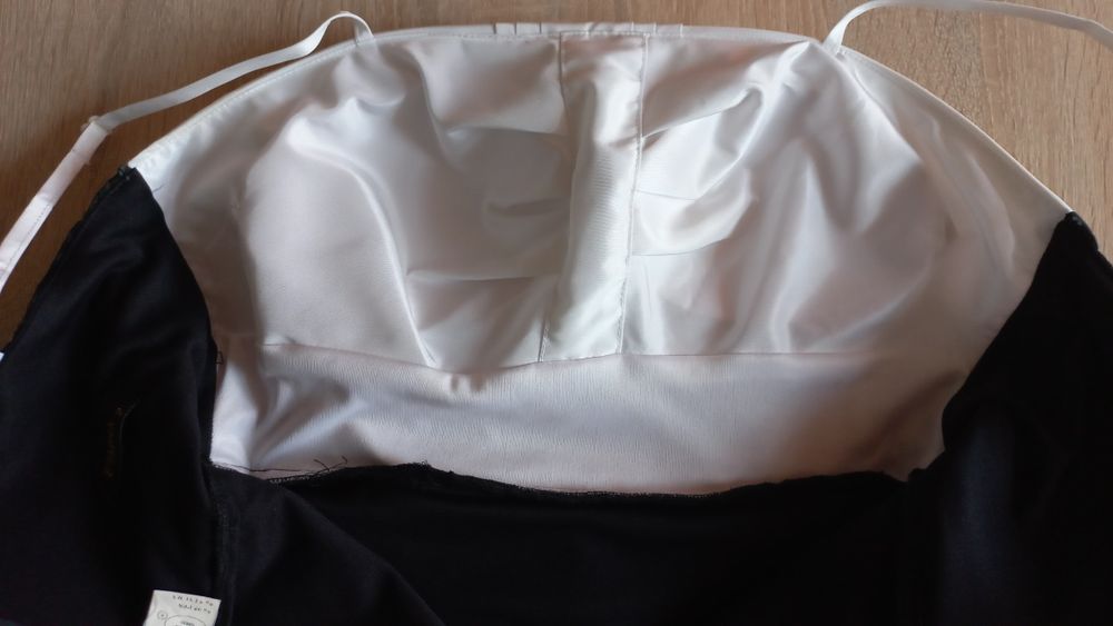S elegancka, balowa sukienka
