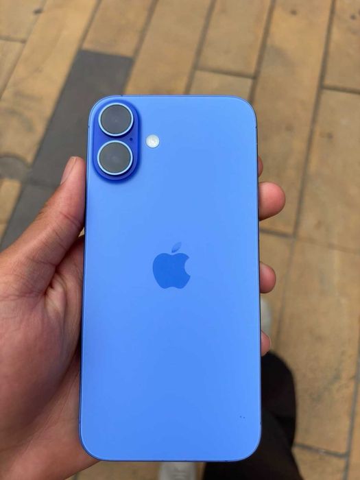 iPhone 16