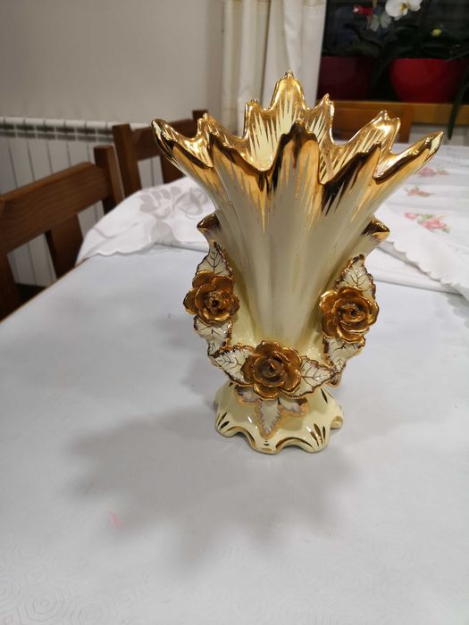 jarra de altar muito bonita e muito antiga