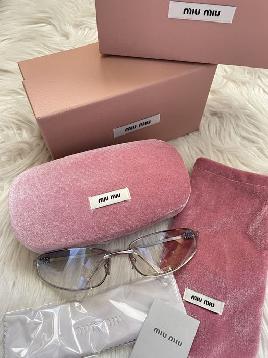 Сонцезахисні окуляри Miu Miu