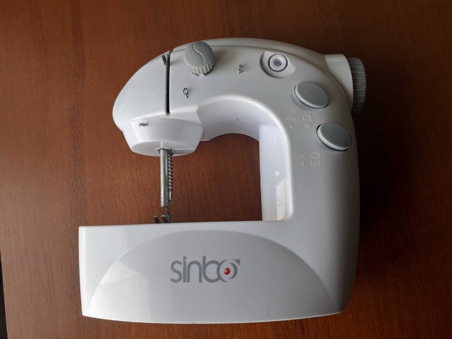 Швейна машина / оверлок Sinbo SSW-101