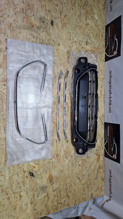 Решітка Peugeot 301 Решітка бампера пежо 301