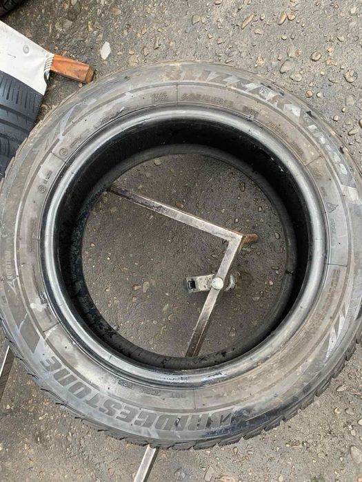 Шини 205/55 R16 Bridgestone зима   8 м