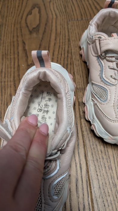 Кросівки кеди для дівчинки дуже легенькі розмір 28 устілки 17 см