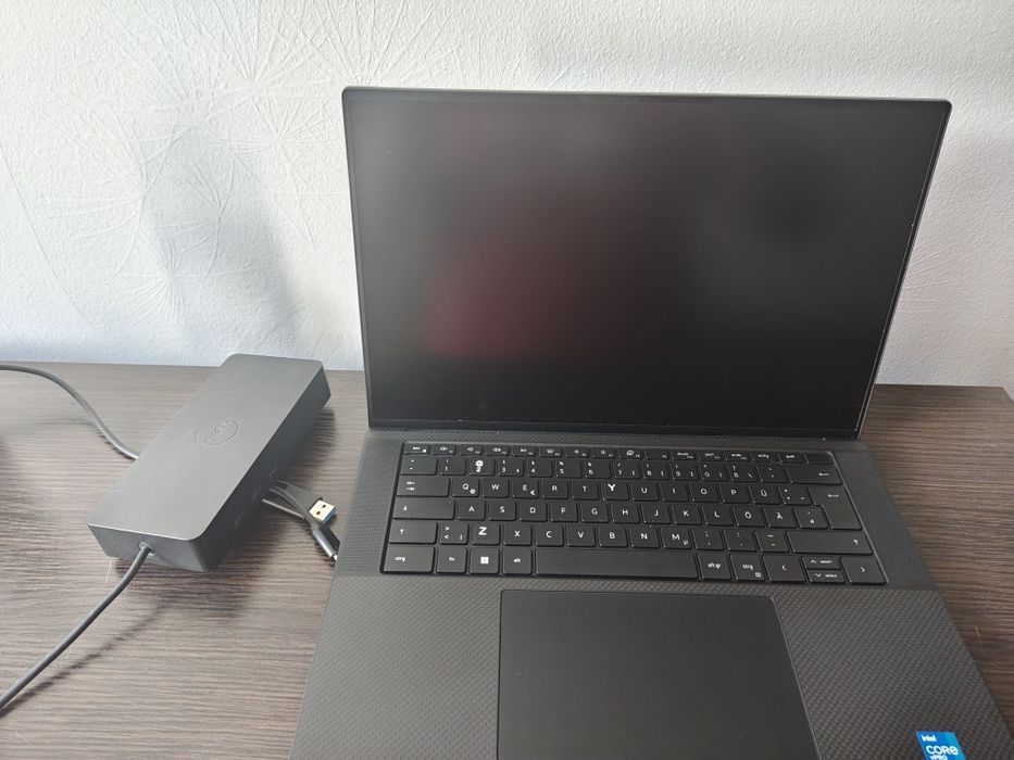 Dell Precision 5560 i5 plus stacja dokująca Dell d6000