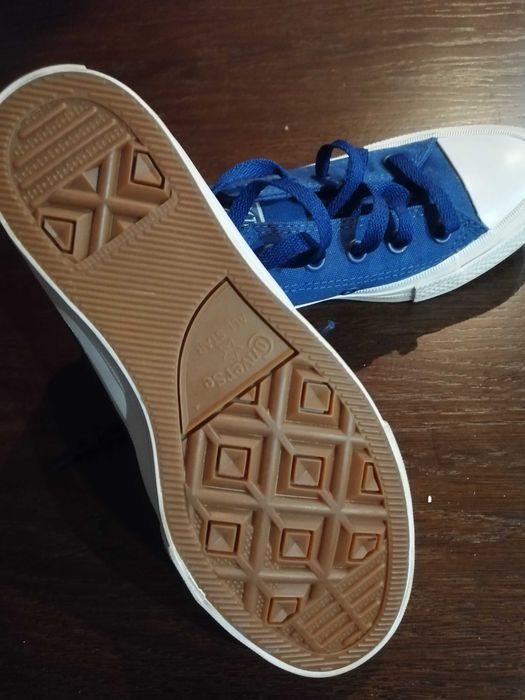Buty trampki, tenisówki niebieskie Converse Star roz 35; cena 100 zl
