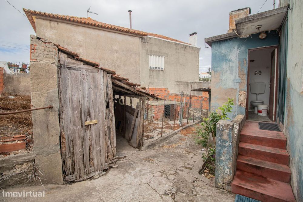 Moradia para recuperar com 250 m² em Vila Verde – Figueira da Foz