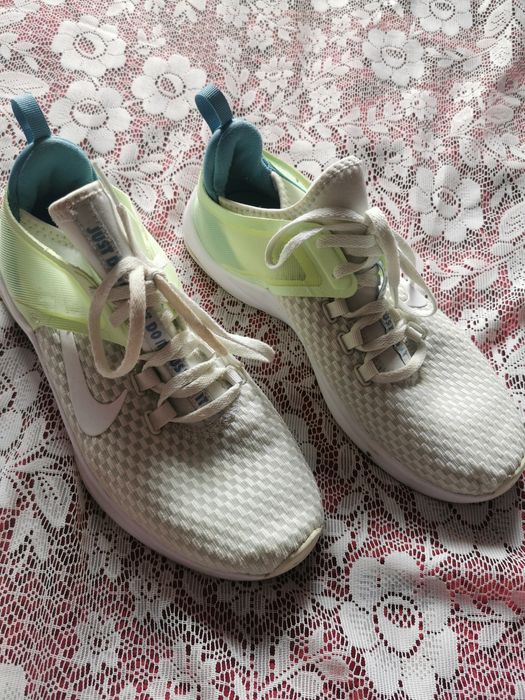 Кросівки Nike розмір 39