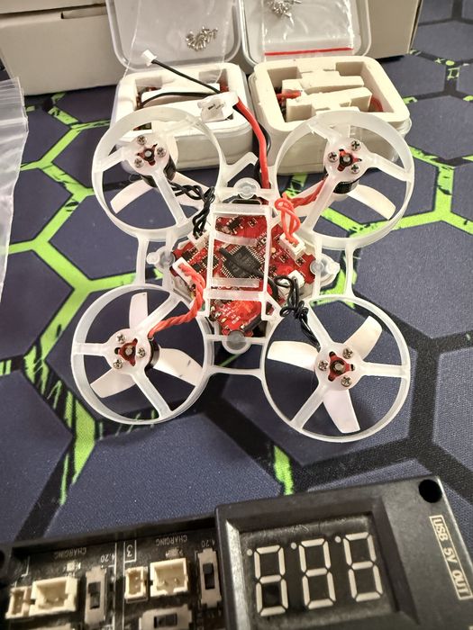Dron Fpv  Urav65 plus nower ramy silniki