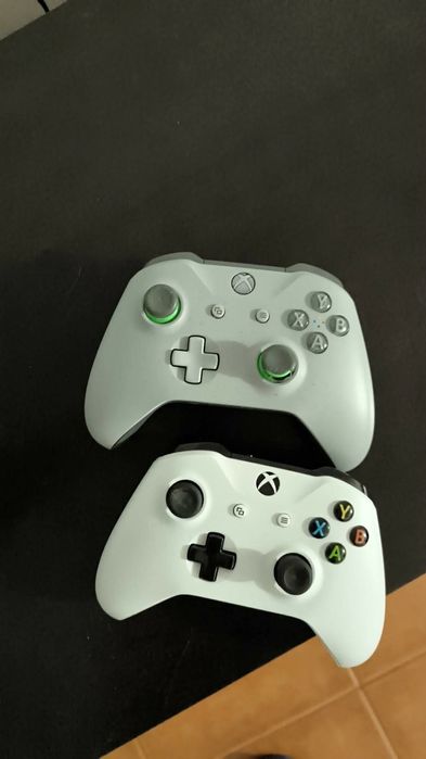 Xbox One S 4K com 2 comandos