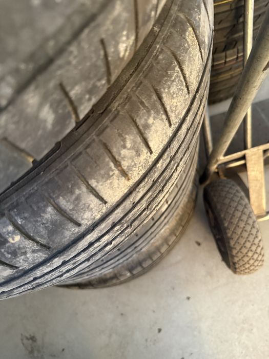 Vendo 4 pnues goodyear RFT 225/50R17