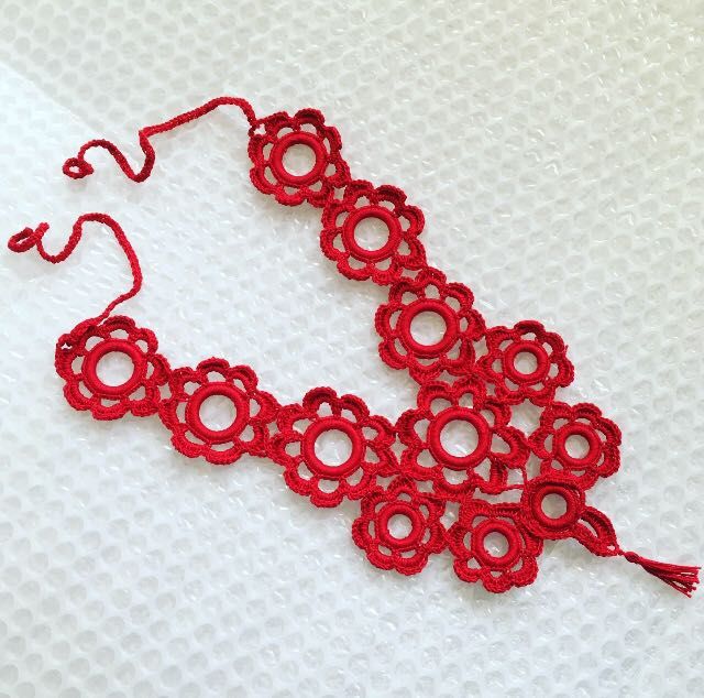 Colares personalizados em crochet