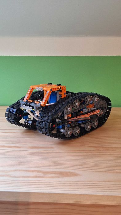 Lego technic 42140 zdalnie sterowany pojazd gąsienicowy