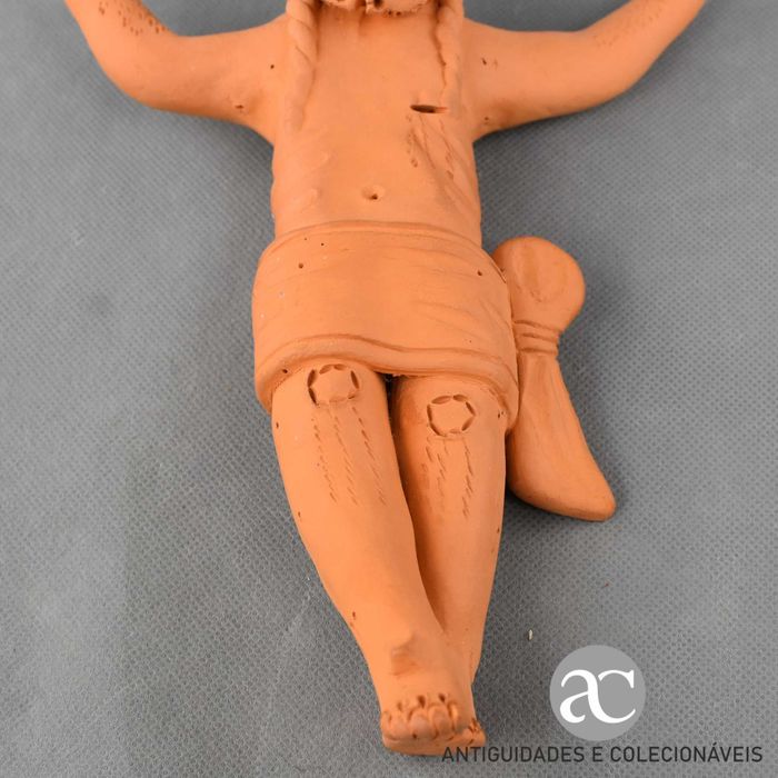 Cristo em terracota “Mistério”