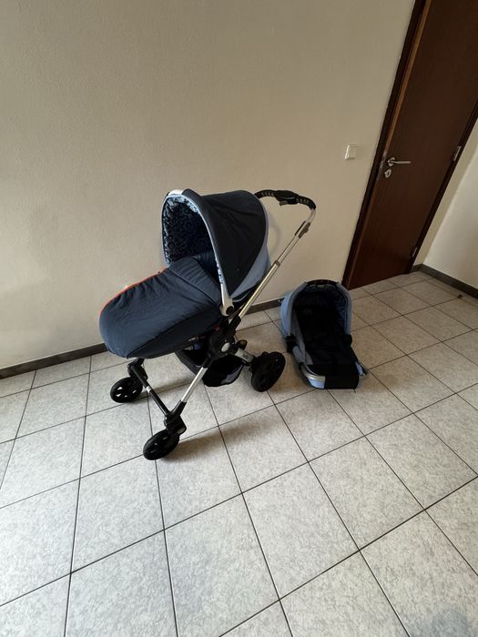 Vendo carrinho de bebe em muito bom estado.
