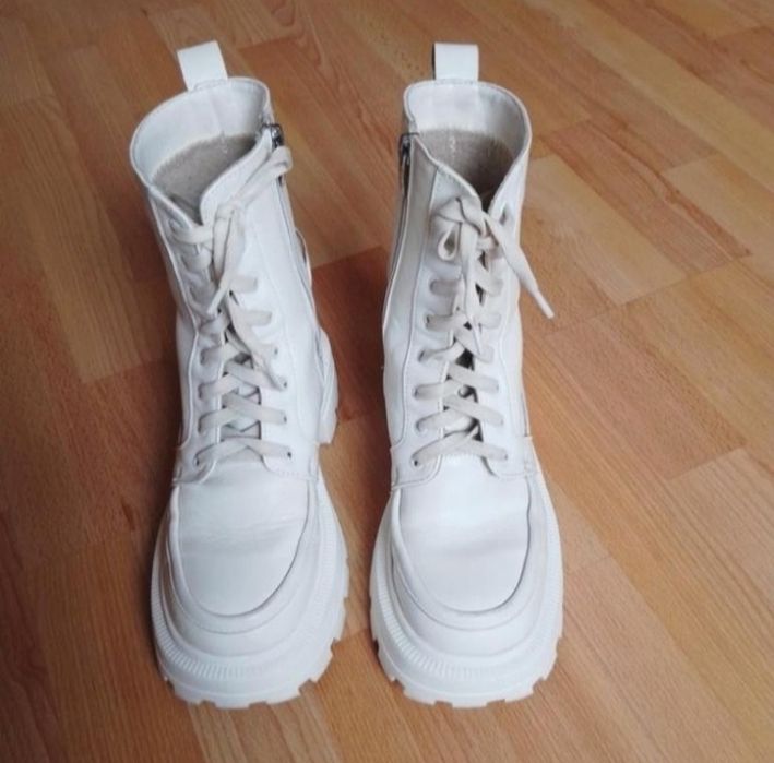 Кожаные женские ботинки 37