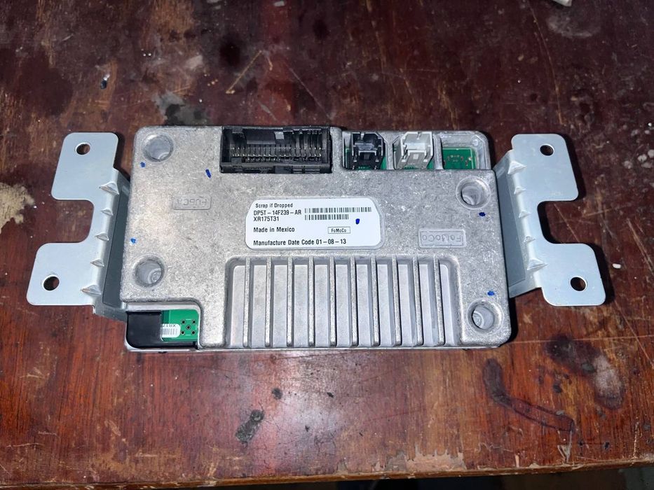 Монитор, дисплей, навигация Lincoln MKZ 13-16 царапина DP5T14F239AR