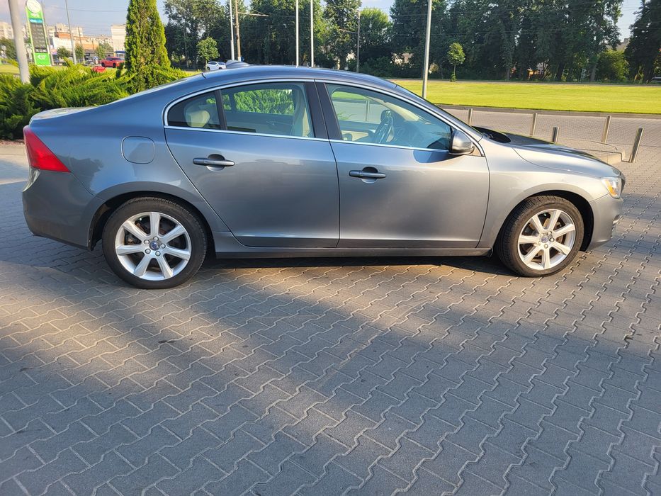 Volvo s60 16 рік