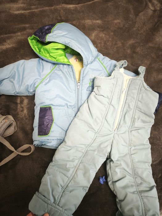 Продам комбінізон є і шапочка на 12-24 м