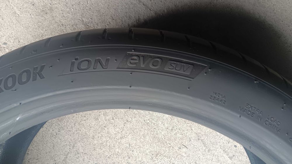 255/40/21 Hankook ion evo suv