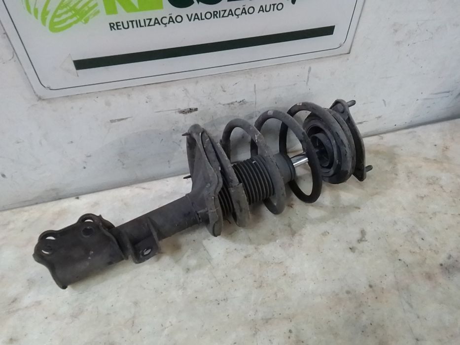 Suspensão frente esquerda HYUNDAI i30 (FD)