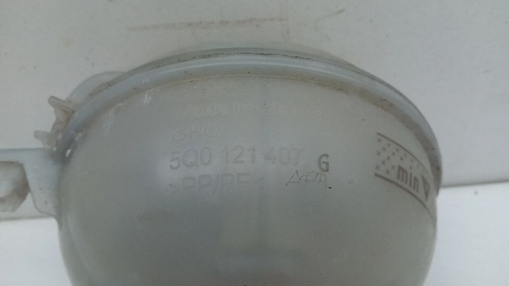 Reservatório / depósito da água / líquido de refrigeração AUDI Q2 (GA)
