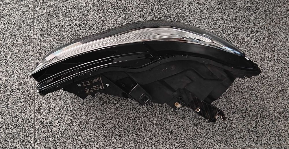 Farol Audi A6/S6 Bi-Xénon 2014-2018 direito