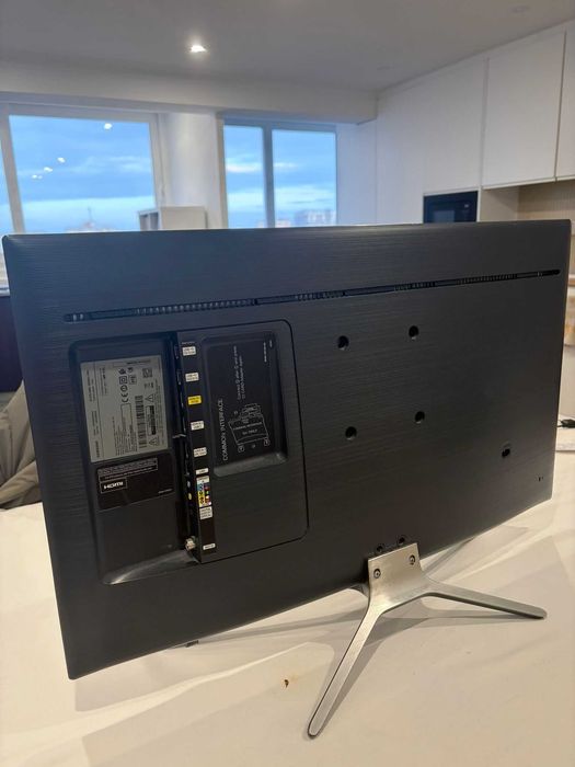 Samsung Smart TV 32" Full HD – UE32M5505 – Excelente estado