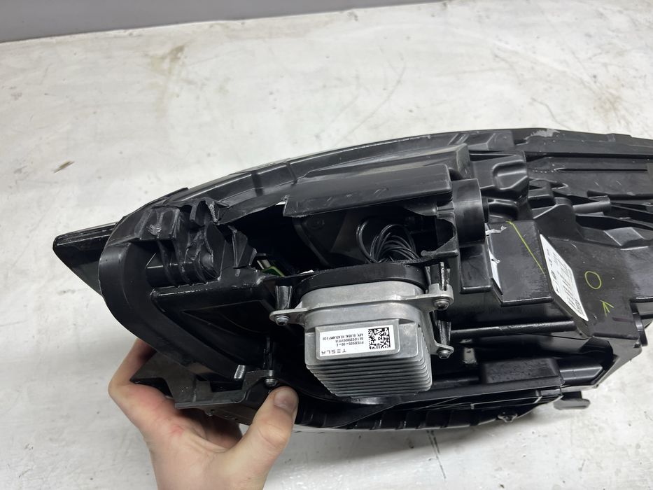 Фари Tesla Model 3,Y