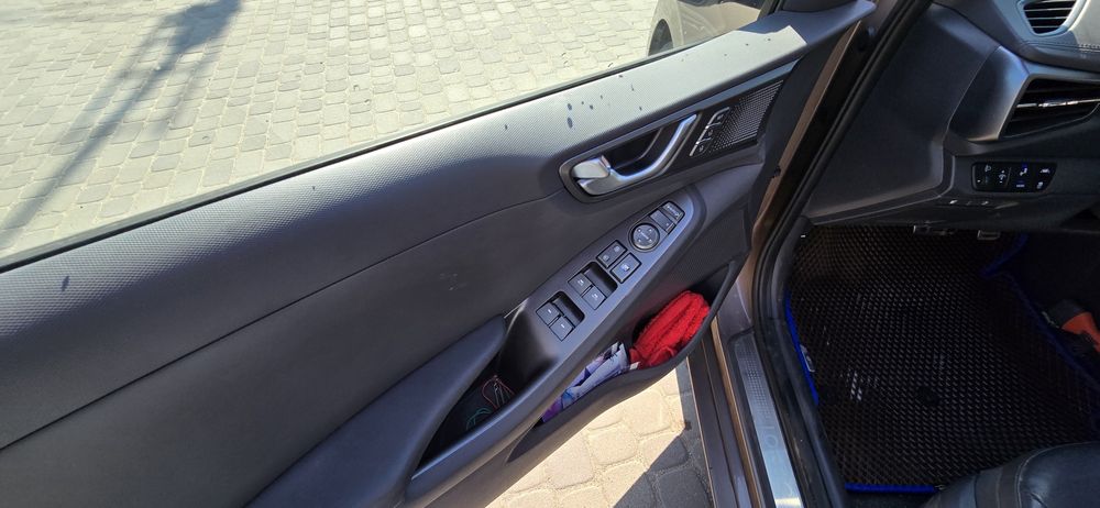 Супер електро автомобіль Хюндай Іонік