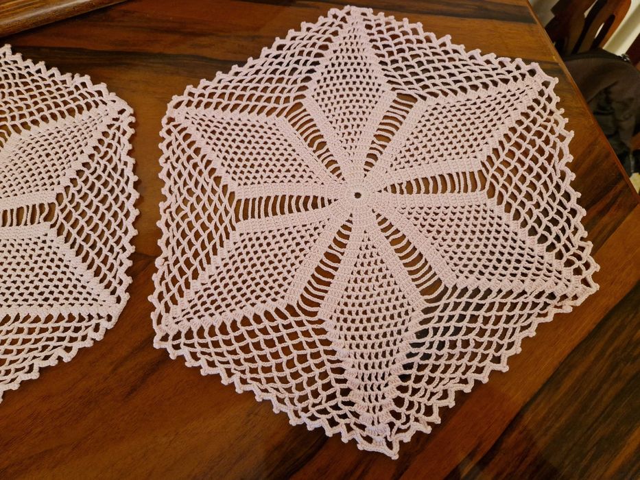 4 Panos em croché cor rosa redondos