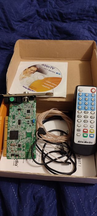 Продам тюнер TV тюнер AVerMedia AVerTV Super 007