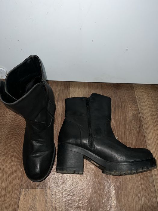 жіночі ботинки