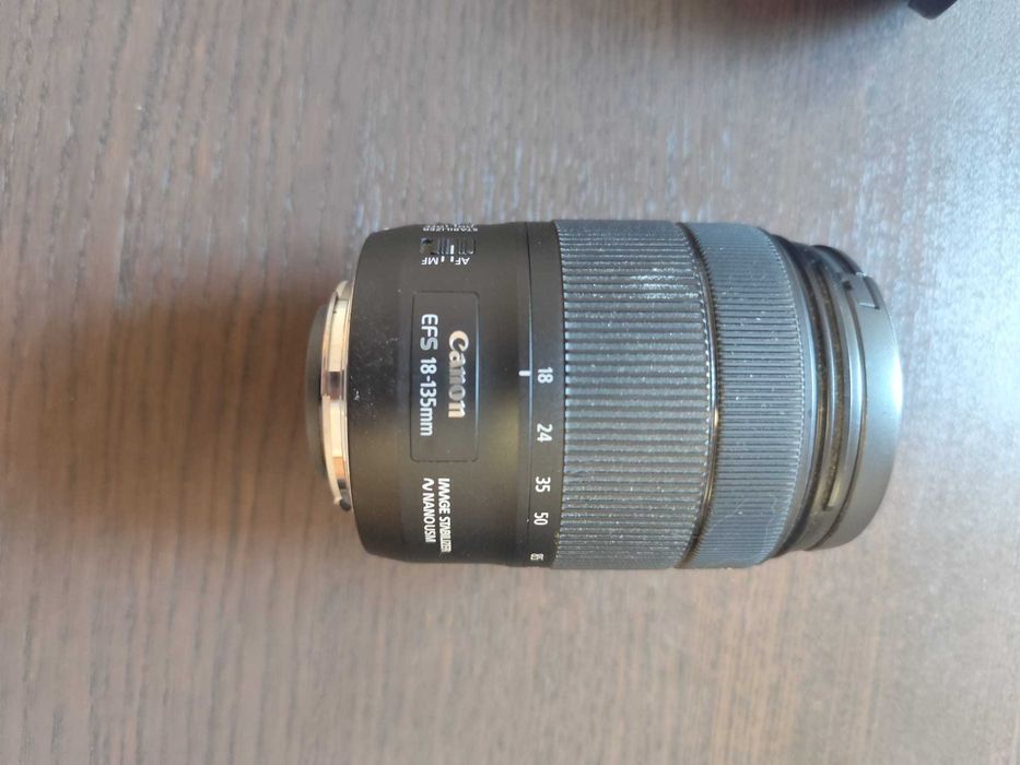 Máquina fotografica canon eos 77d + 2 objetivas (efs 18-135mm) (efs 10-18mm) + sd 64gb kingston + leitor sd