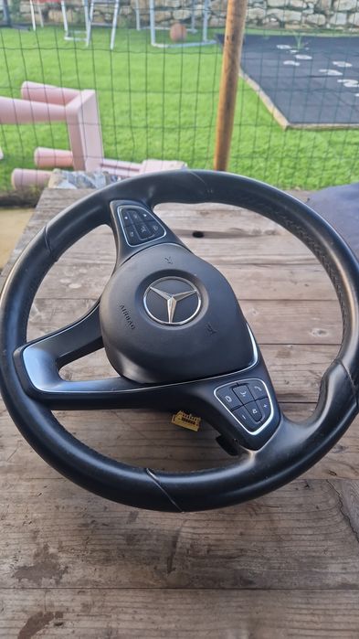 Volante Mercedes-Benz com airbag