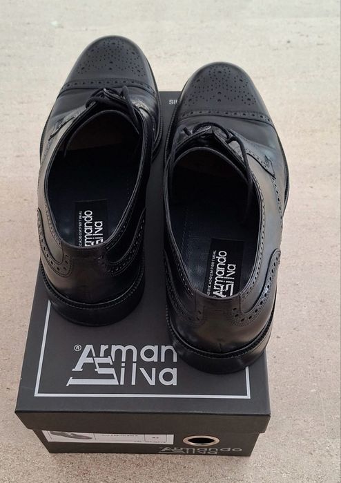 Sapatos pretos de pele de atacadores “Armando Silva”, nº43 (31 cm), us