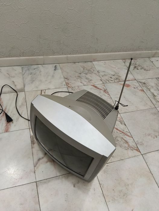 TV CRT Tubo Crown 14 Polegadas - Ideal Retro Gaming PS1 PS2 Mega Drive