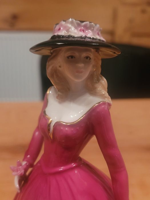 Figurka Royal Worcester Christina