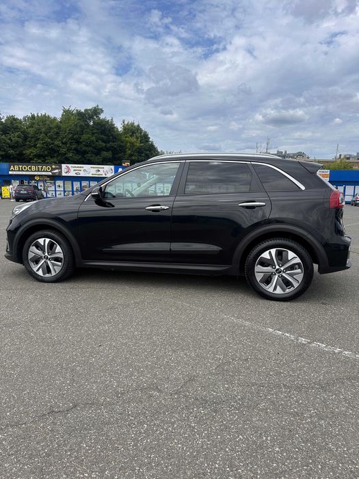 Kia Niro 2019 • 64 кВт • Максимальна комплектація