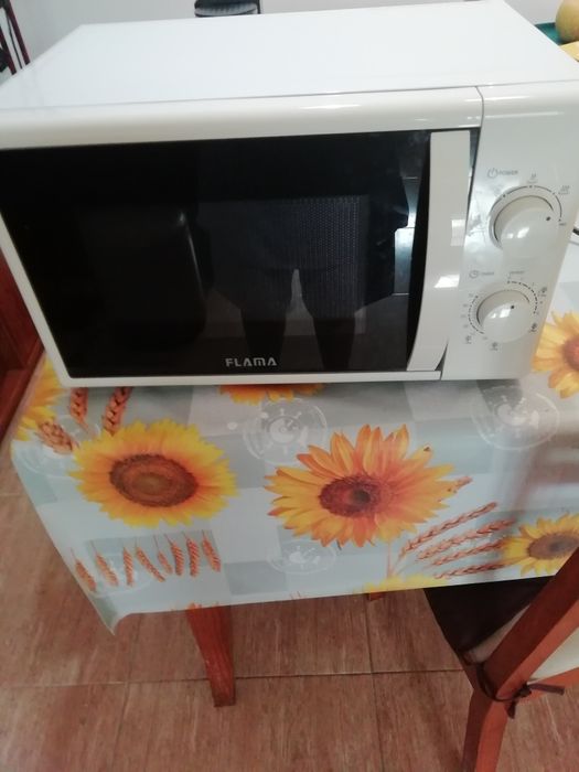 Microondas flama branco