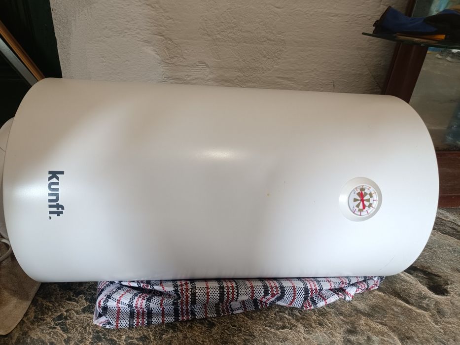 Vendo microondas 20 LT, e termoaculadpr de 50 lt . entrega em Elvas