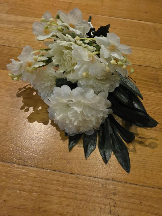 Bukiet sztucznych kwiatków