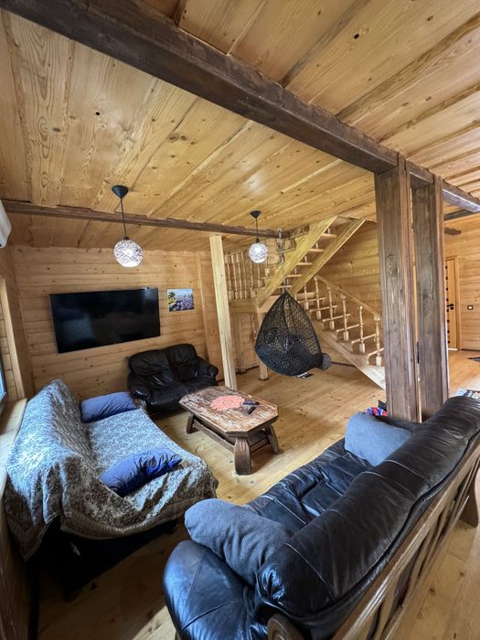 Відпочинок у Карпатах котеджі біля річки та лісу