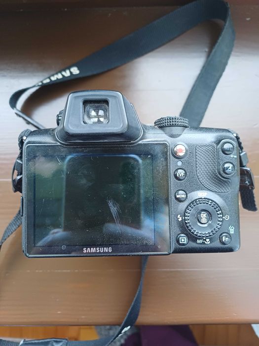 Фотоапарат SAMSUNG WB5000