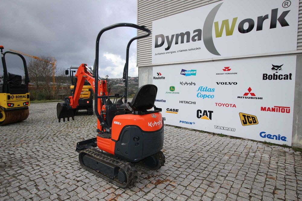 Kubota Minigiratória Rastos Versátil K08-5